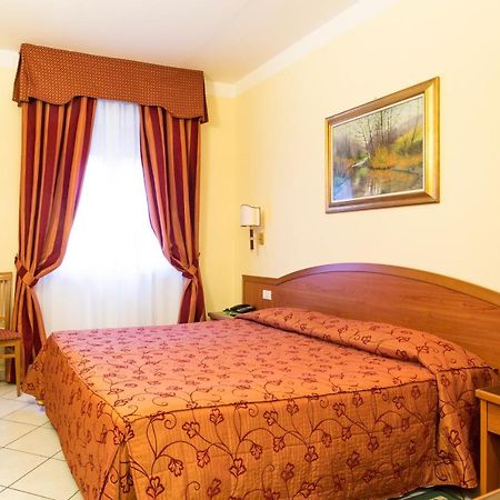 Hotel Ristorante Paladini Carisio Extérieur photo