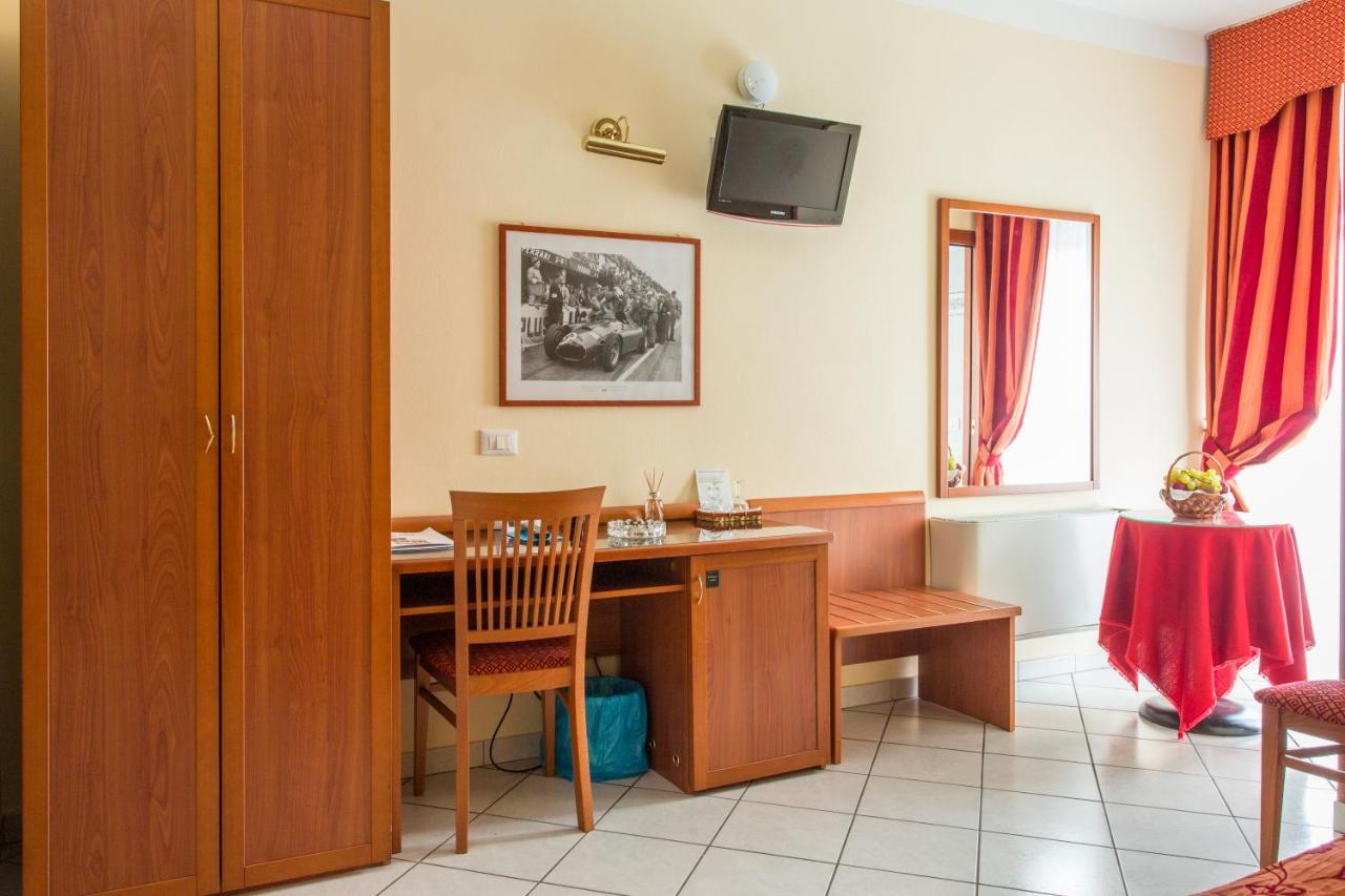 Hotel Ristorante Paladini Carisio Extérieur photo
