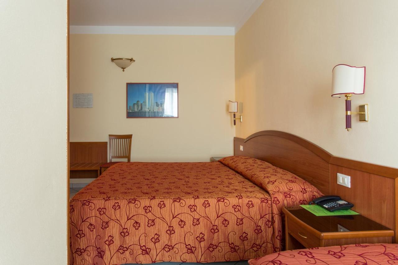 Hotel Ristorante Paladini Carisio Extérieur photo
