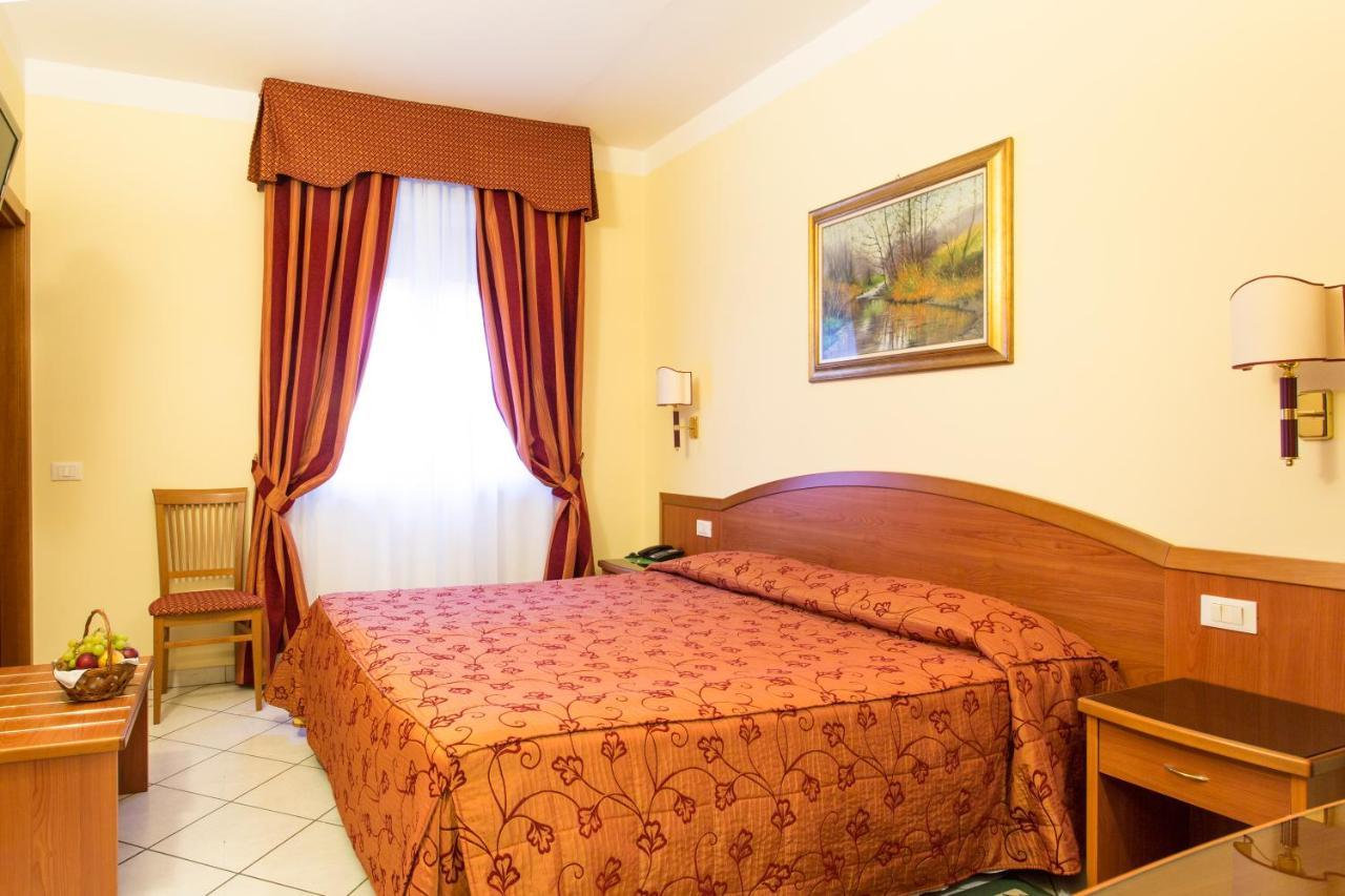 Hotel Ristorante Paladini Carisio Extérieur photo