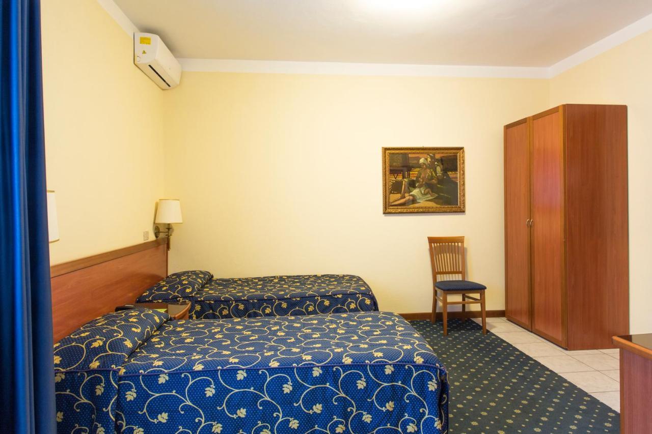 Hotel Ristorante Paladini Carisio Extérieur photo